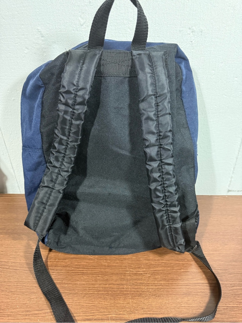 90’s Vintage Winnie The Pooh Backpack - Picture 6 of 9